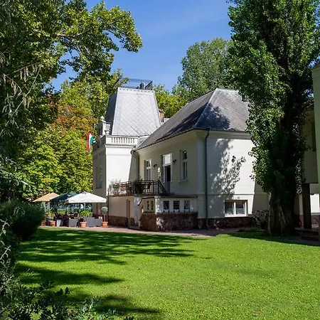 Отель Fonix 4*
