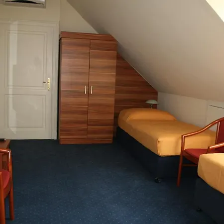 Отель Fonix 4*